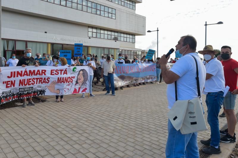 Manifestación ante el Ayto de Telde de colectivos vecinales de Jinámar