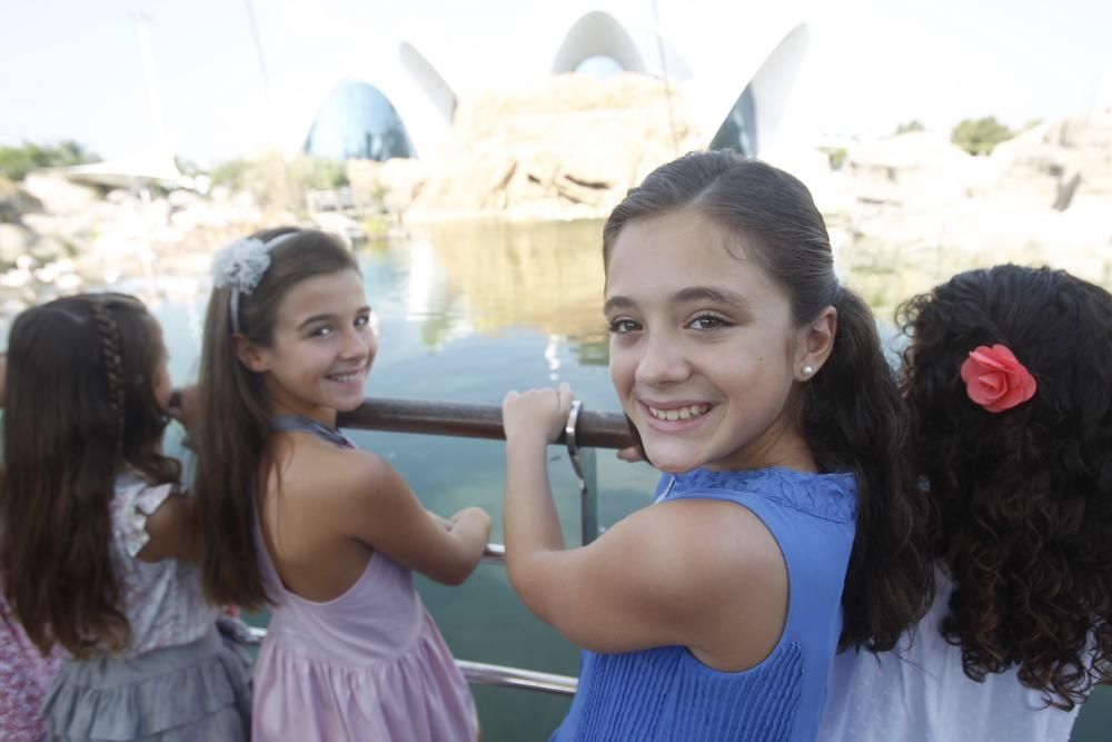 Las candidatas a la Corte de Honor Infantil, en l'Oceanogràfic