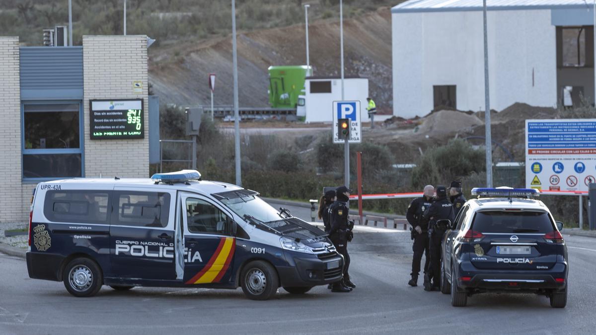 La Policía junto al vertedero de Toledo.