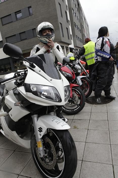 "Motocomadres". Un grupo de moteras celebra las Comadres en una ruta de moto