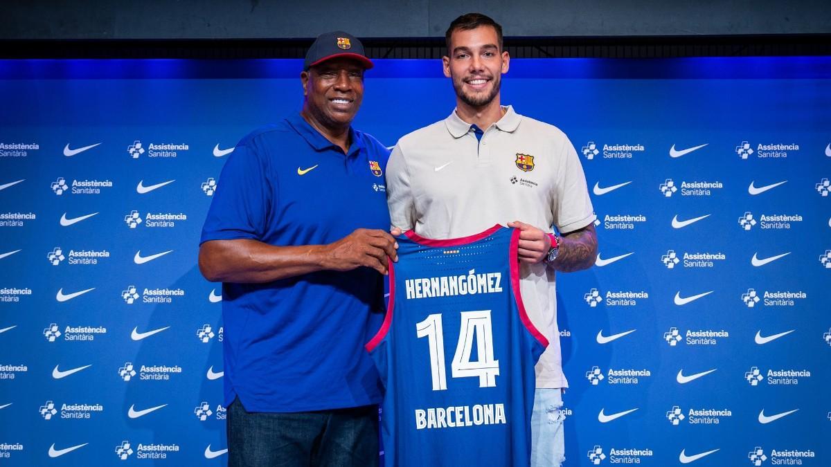 Willy Hernangómez, con la camiseta del Barça