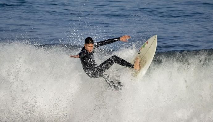 10/12/2017 LAS PALMAS DE GRAN CANARIA.  Campeonato Open Las Palmas Surf City en la CIcer, Las Canteras. FOTO: J. PÉREZ CURBELO