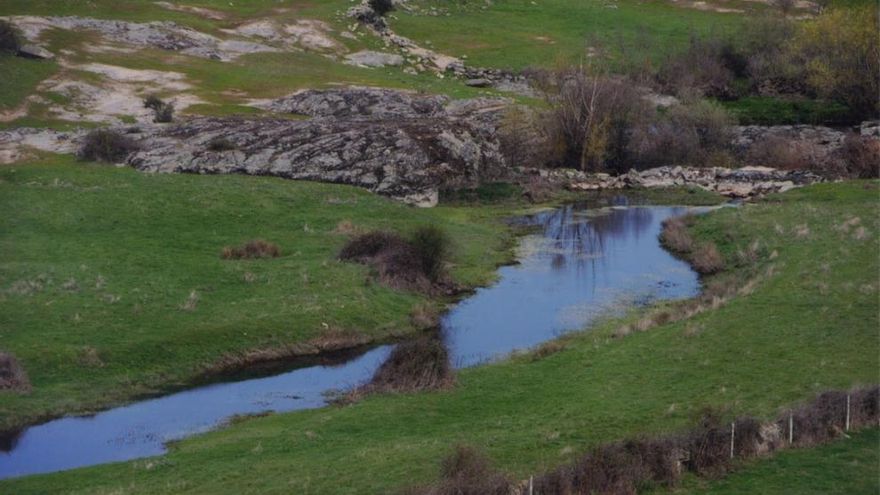 Hacia el Tranco y la cueva de los Moros en Tamame