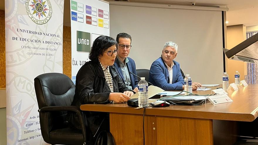 Vicenta Tortosa presenta el primer plan estratégico del Departamento de Salud de Elda