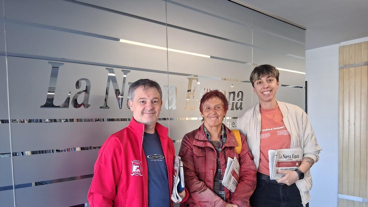 Fernando Sierra, Geles Gacía y Raquel Álvarez, esta mañana, en redacción de LA NUEVA ESPAÑA de Gijón.