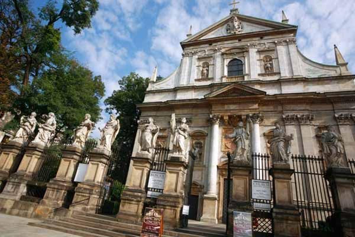 Fachada de la Iglesia de San Pedro y San Pablo de Cracovia.