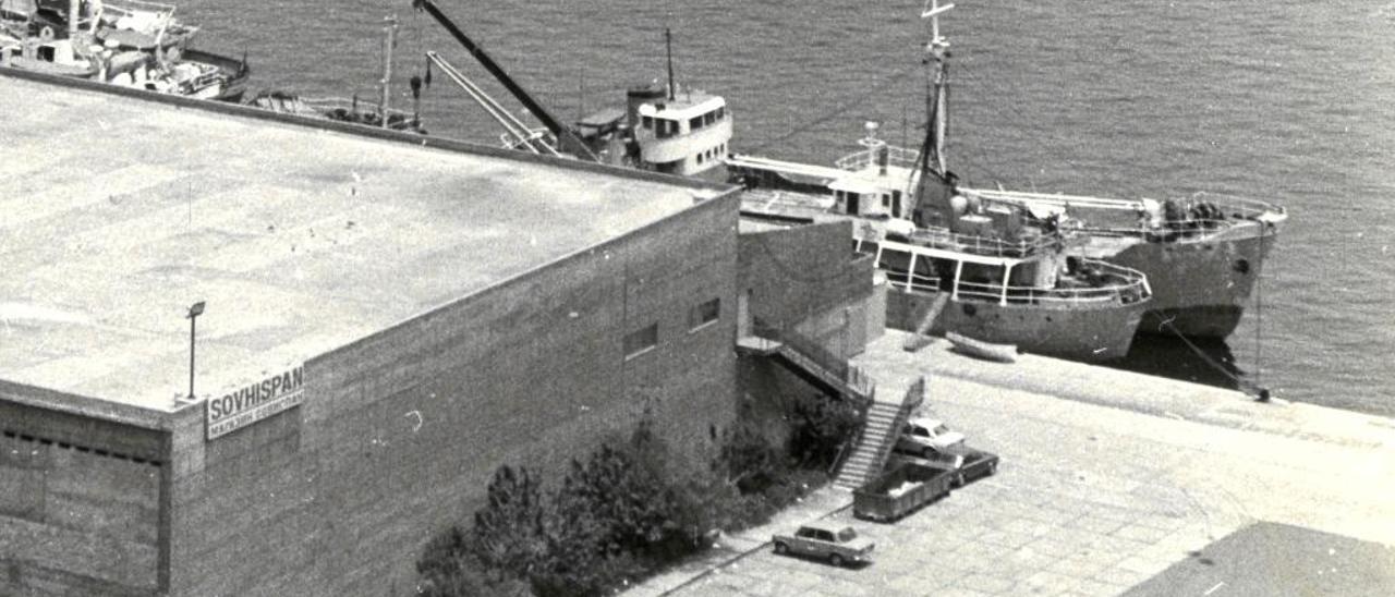 Nave de Sovhispan en el Puerto de La Luz.