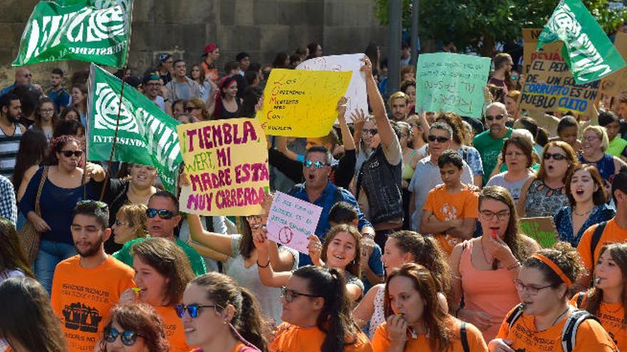 Los estudiantes volverán a la huelga si no se retira la reválida