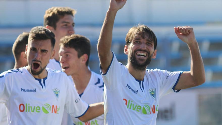 Bernal celebra su gol