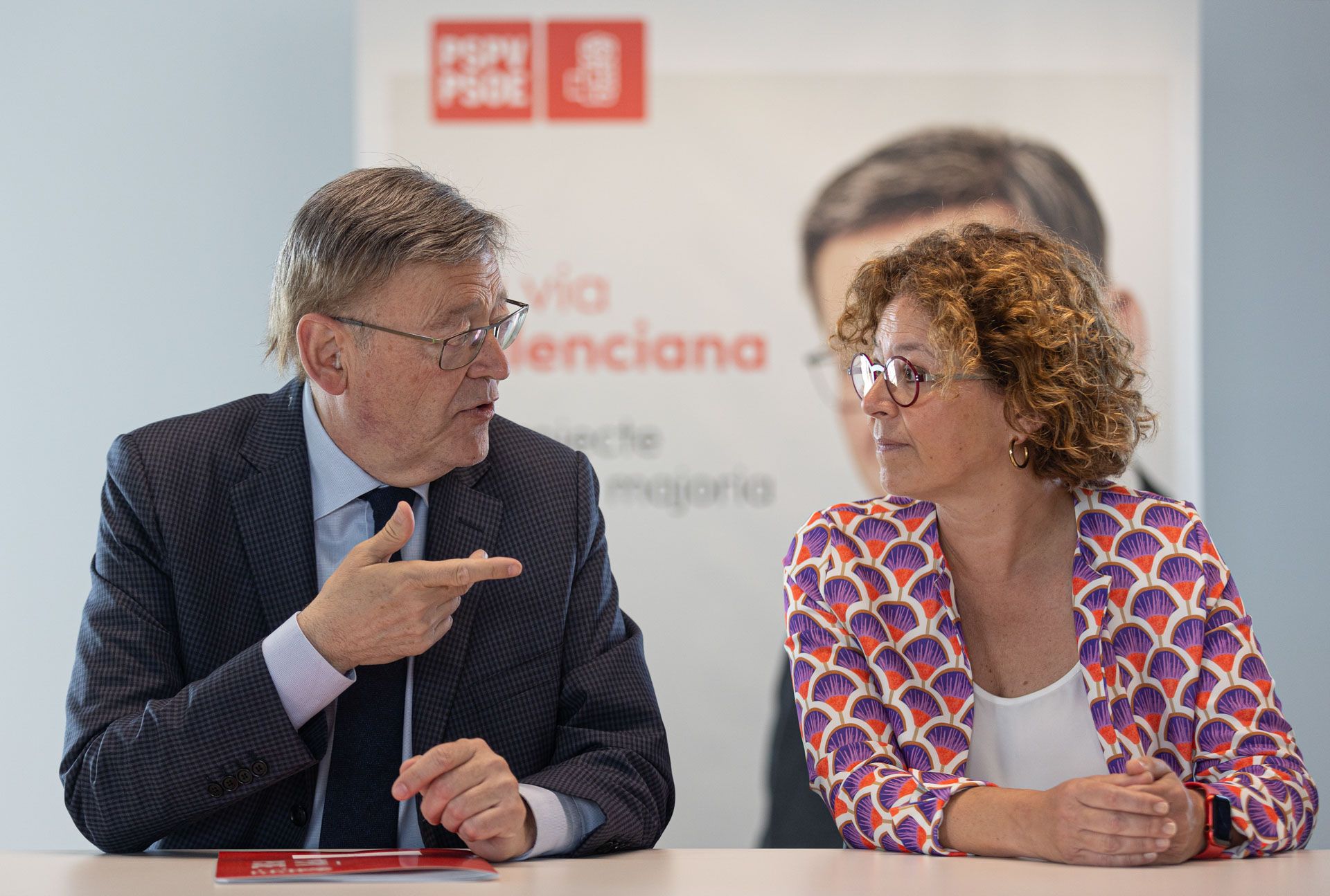 Ximo Puig junto a los candidatos a Les Corts del PSPV -PSOE