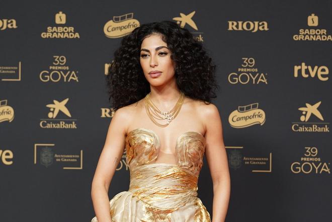 La actriz Mina El Hammani posa en la alfombra roja de la 39º edición de los Premios Goya, en el Palacio de Exposiciones y Congresos de Granada, a 8 de febrero de 2025, en Granada, Andalucía (España). Los galardones son otorgados de manera anual por la Academia de las Artes y las Ciencias Cinematográficas de España (AACCE) con el objetivo de premiar a los mejores profesionales en cada una de las distintas especialidades tanto técnicas como creativas del cine español. 08 FEBRERO 2025 Arsenio Zurita / Europa Press 08/02/2025. MINA EL HAMMANI;Arsenio Zurita;