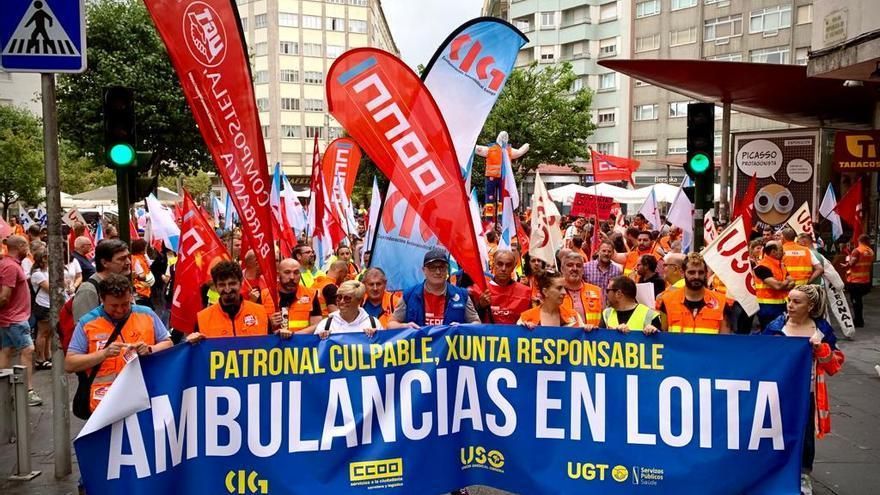 Los trabajadores de ambulancias toman Santiago para reclamar “un convenio digno”