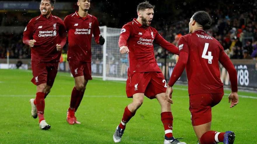 Los jugadores del Liverpool celebran un gol en el partido de la anterior jornada ante el Wolverhampton.