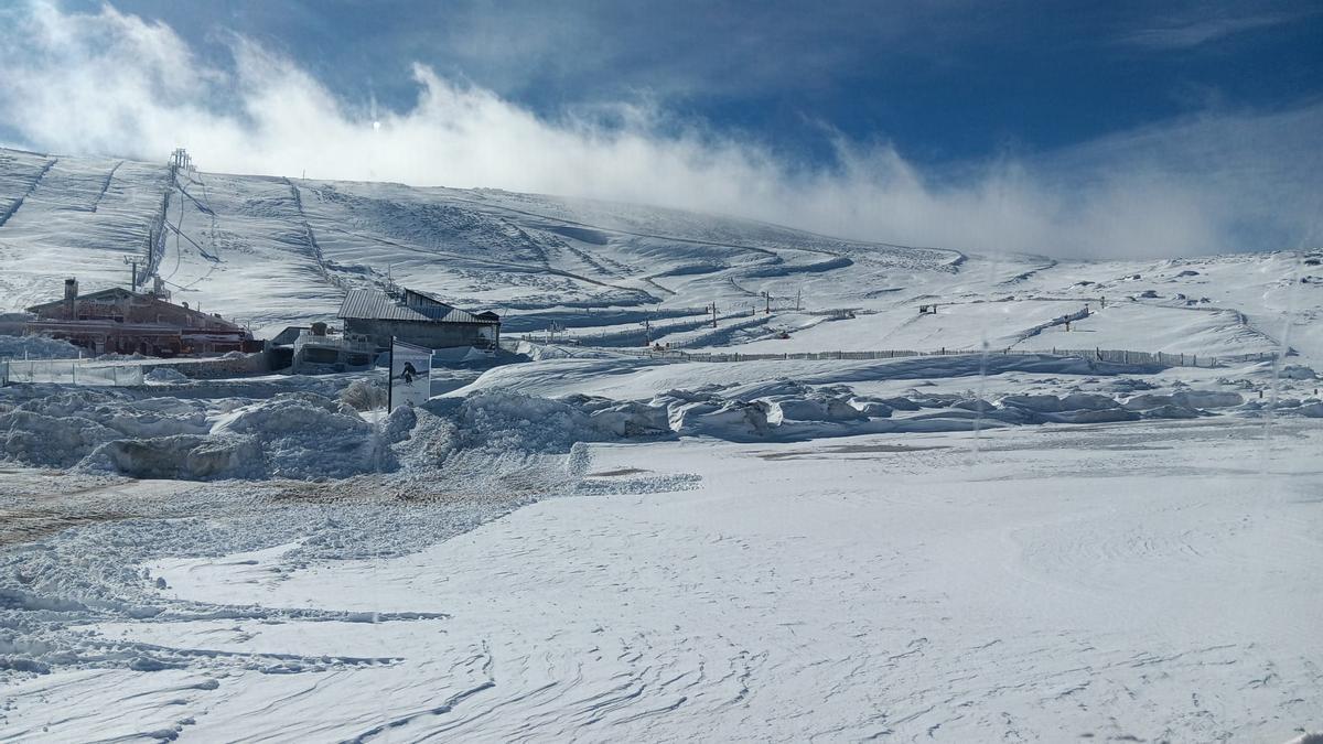 Fotogalería | Así es la estación de La Covitera, la favorita de los cacereños para esquiar