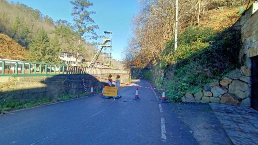 Los vecinos de La Nueva quieren conocer cuándo se prevé abrir la carretera