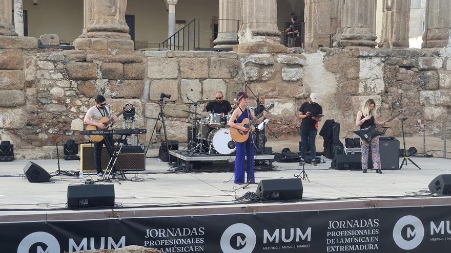 La música en directo inunda las calles del centro de cultura y reclama su sitio en Mérida