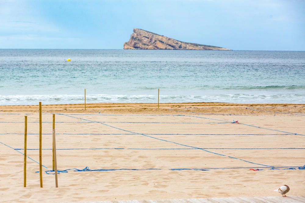 Benidorm empieza a parcelar sus playas para la reapertura este verano