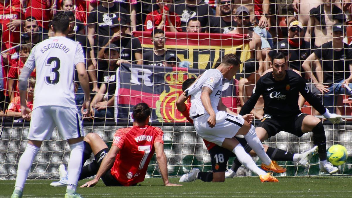 2-6. El Granada golea y conquista media permanencia en Mallorca