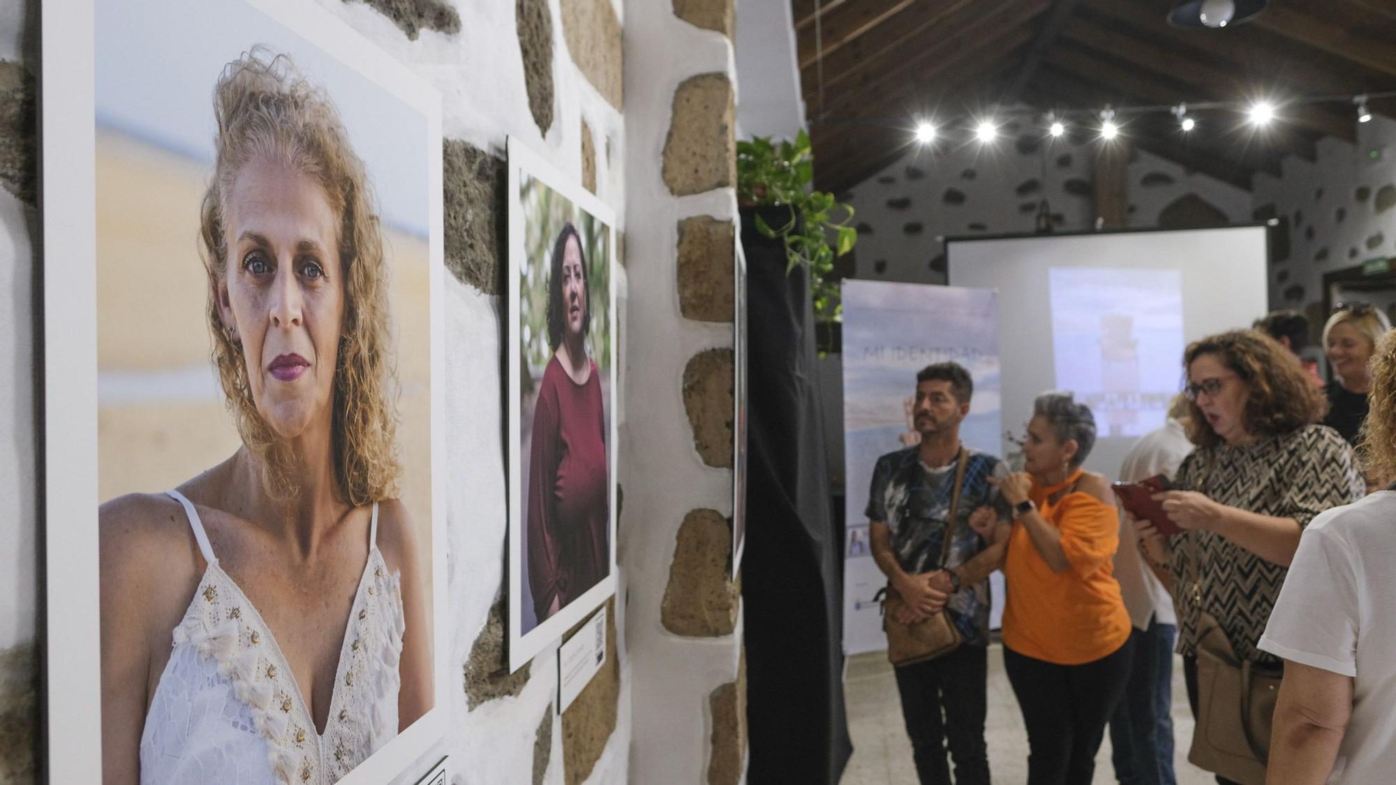 Exposición fotográfica 'Mi identidad' sobre mujeres cuidadoras