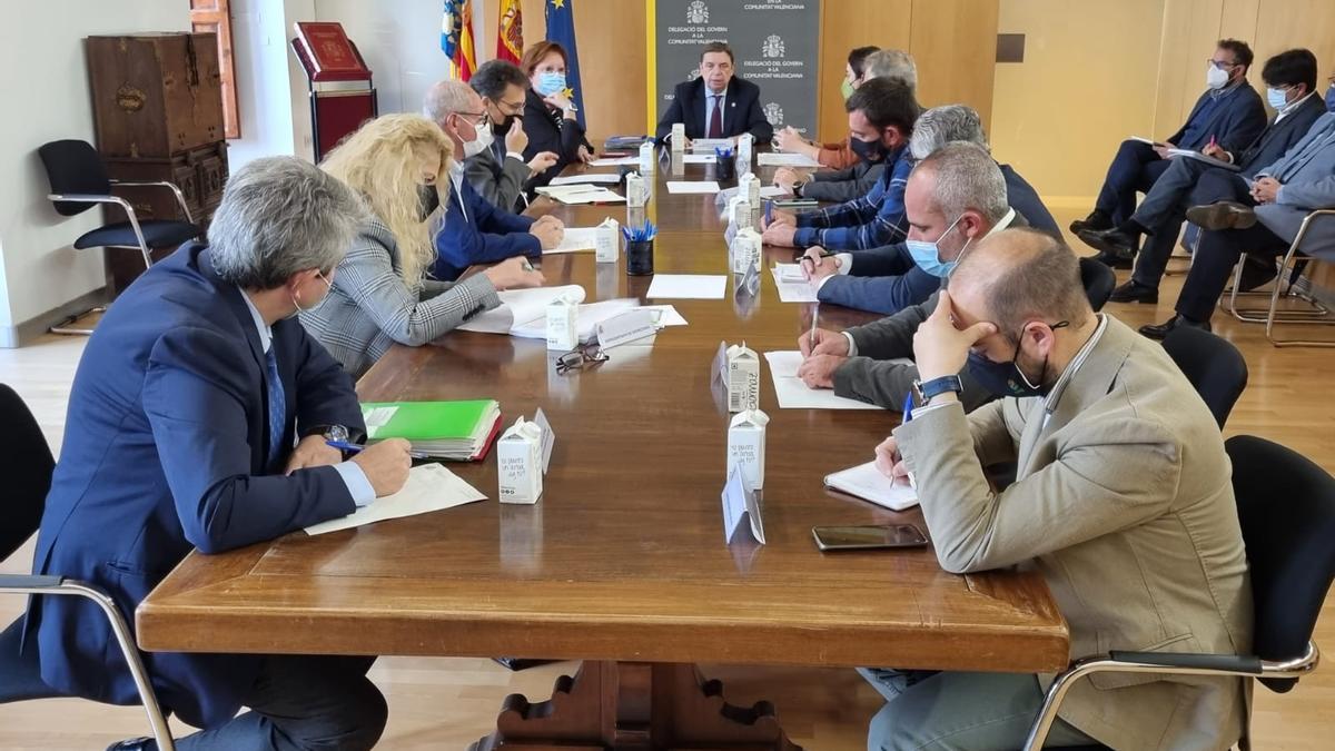 El Ministro de Agricultura se ha reunido en Valencia con la consellera Mollà, Intercitrus y las organizaciones agrarias