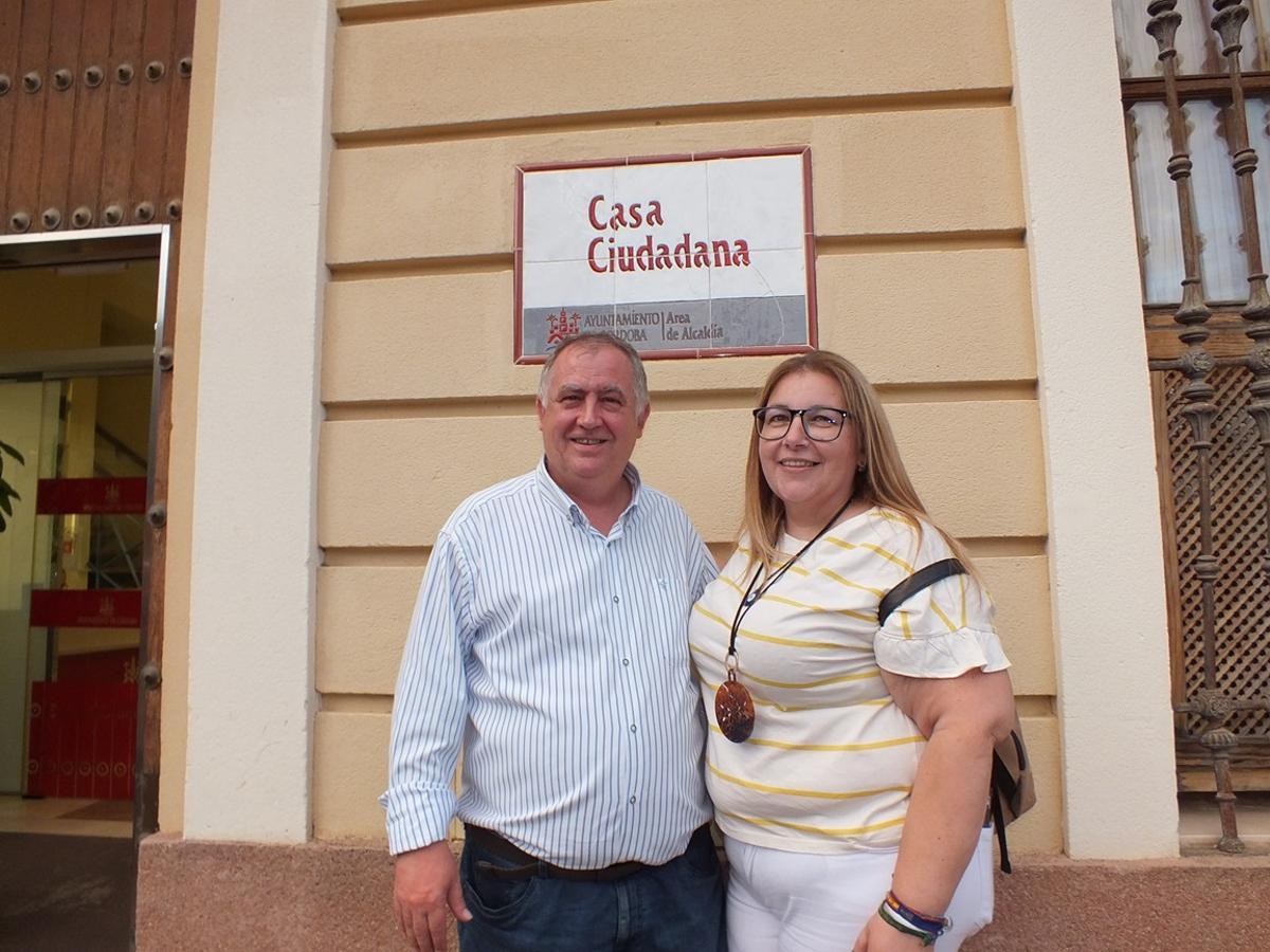 Antonio Toledano e Isa Sereno , tras la asamblea.