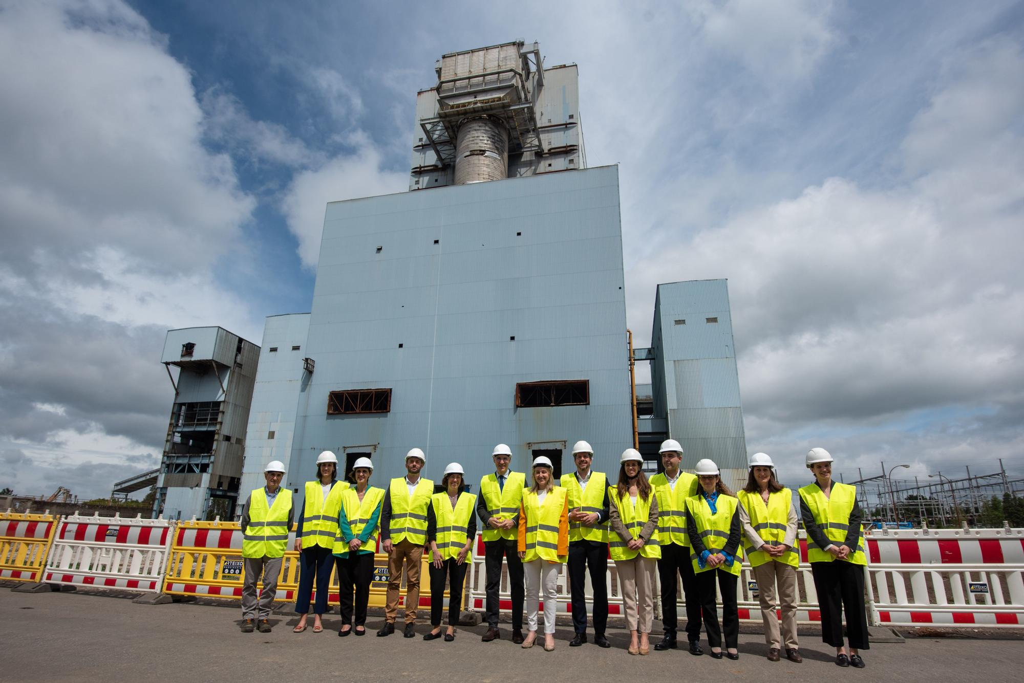 Conde visita los terrenos de la futura planta de hidrógeno en Meirama