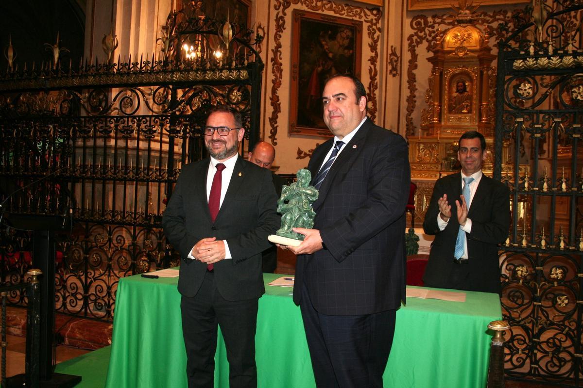 Juan Francisco Gómez Romera, presidente de la Cámara de Comercio de Lorca recibía el Premio Foro Casco Histórico del alcalde.