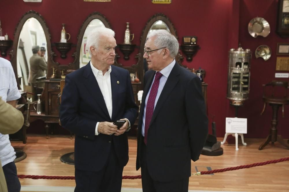 Inauguración de la exposición del psicoesteta Ramiro en la sala de exposiciones de Caja Rural