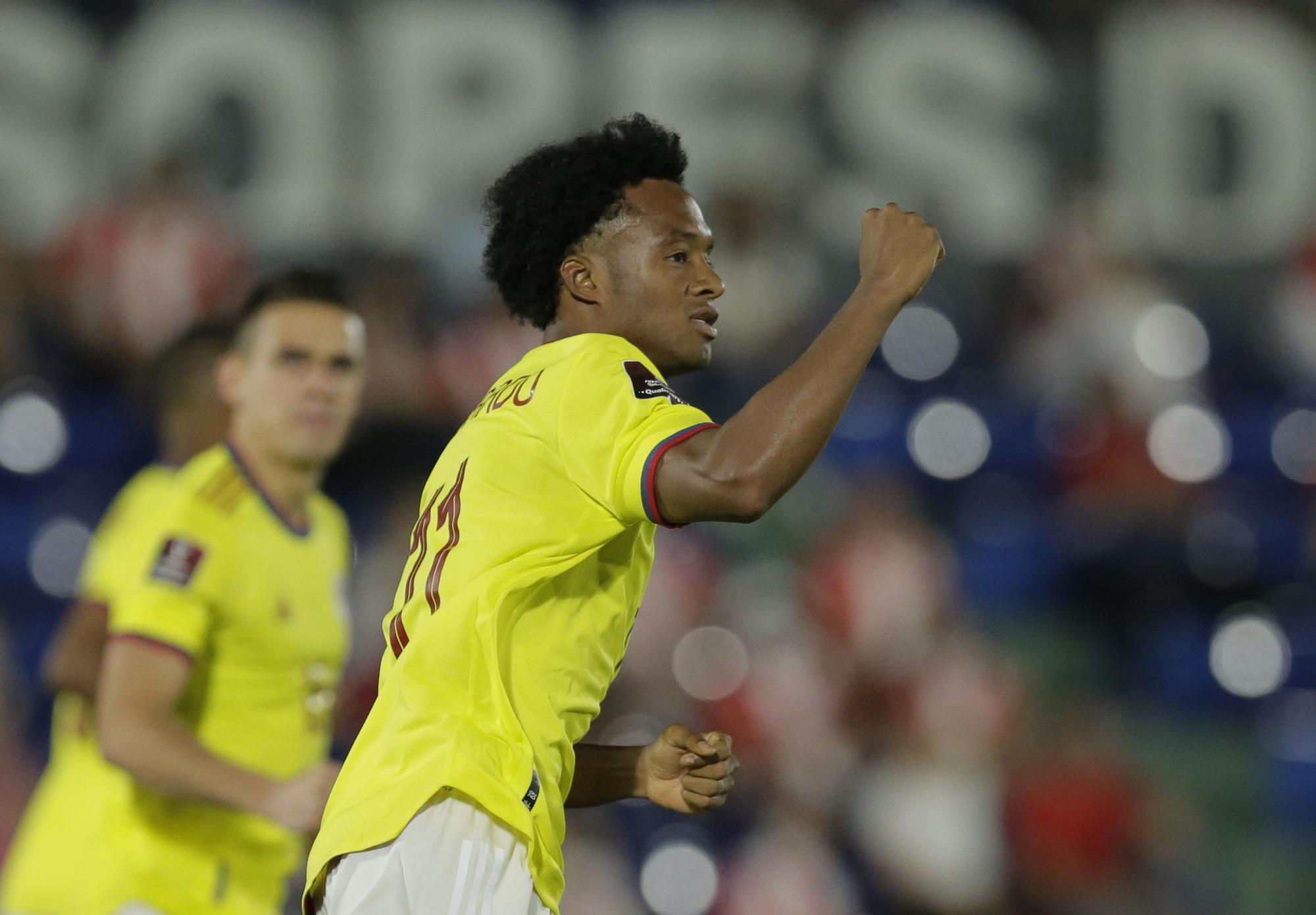 El colombiano Juan Cuadrado celebra el primer gol