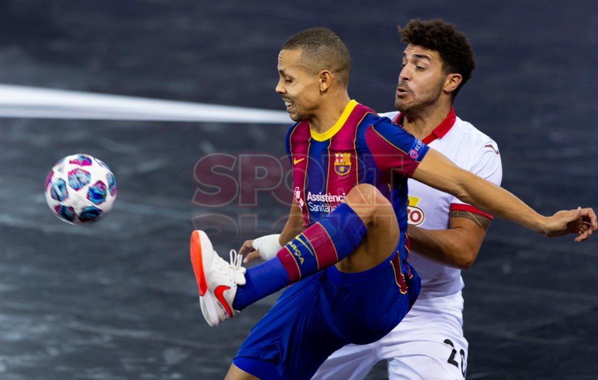 El FC Barcelona recupera el cetro europeo al imponerse a ElPozo por 2-1 en la final de la UEFA Futsal Champions League disputada a puerta cerrada en el Palau Blaugrana.