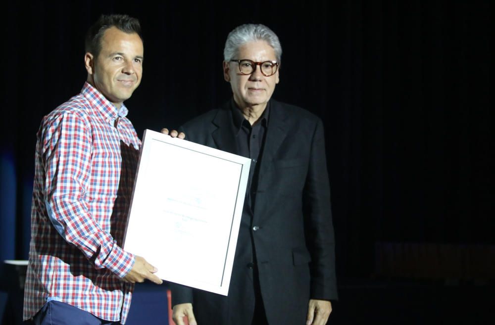 La UMA ha celebrado su tradicional Gala del Deporte, en la que ha premiado a la judoca Carmen Herrera, el capitán del UMA Antequera de fútbol-sala 'Tete', el mecenas del deporte malagueño Manolo Rincón, la jugadora del Clínicas Rincón, Paula Valdivia y el nadador Marcos Rodríguez Mesa.