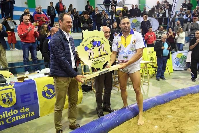 DEPORTES. VECINDARIO.SANTA LUCIA.   Luchada. Final de la Copa Cabildo Insular entre los equipos del Estrella CL y el CL Agüimes.  | 30/03/2019 | Fotógrafo: Juan Carlos Castro