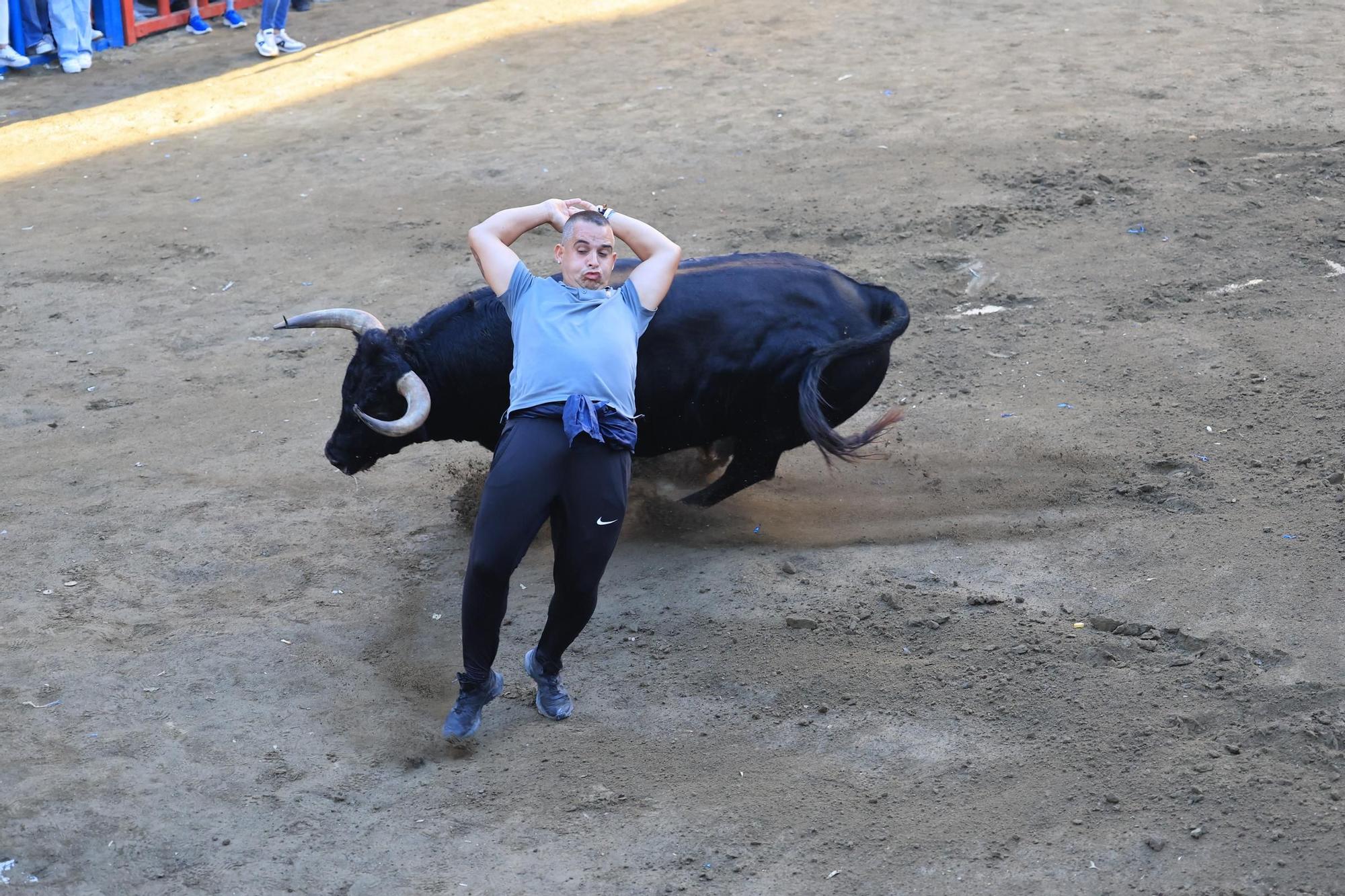 Las imágenes del primer encierro y de las exhibiciones taurinas de las fiestas de Almassora