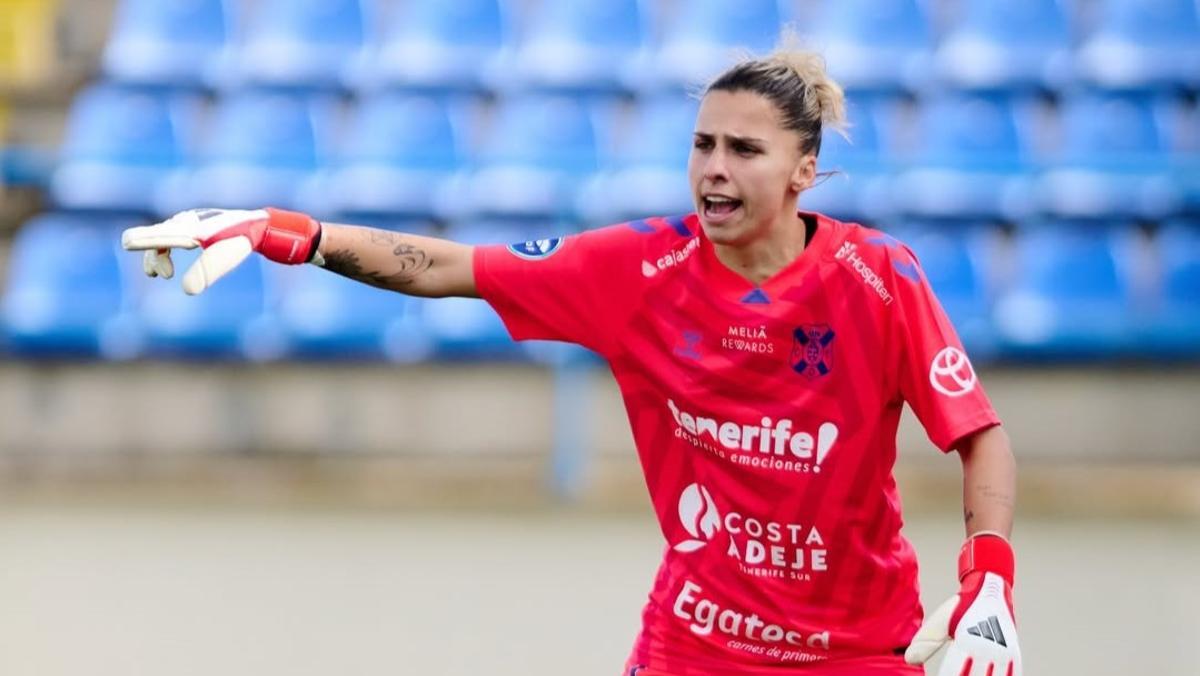 Noelia Ramos en un partido en el Heliodoro Rodríguez
