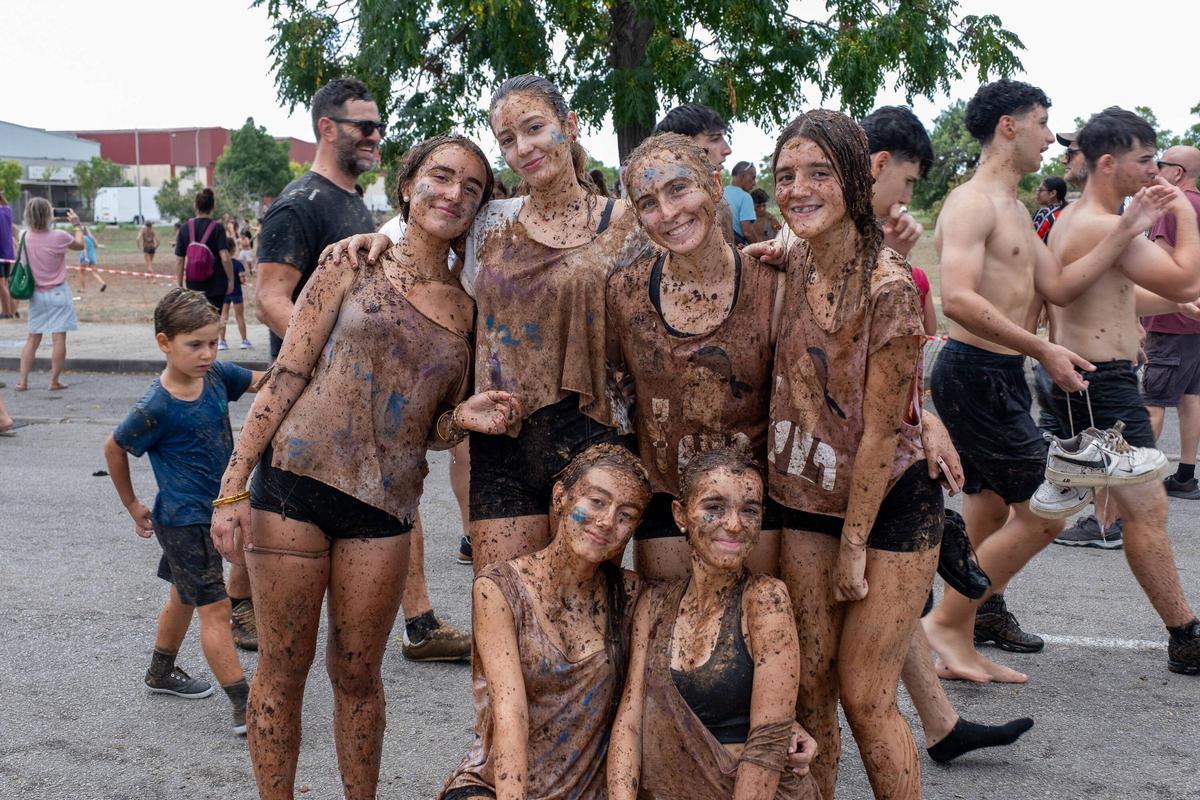 Sa Vermada de Binissalem arranca con su multitudinaria ‘guerra de raïm’ y la ‘Festa dels Trepitjadors’