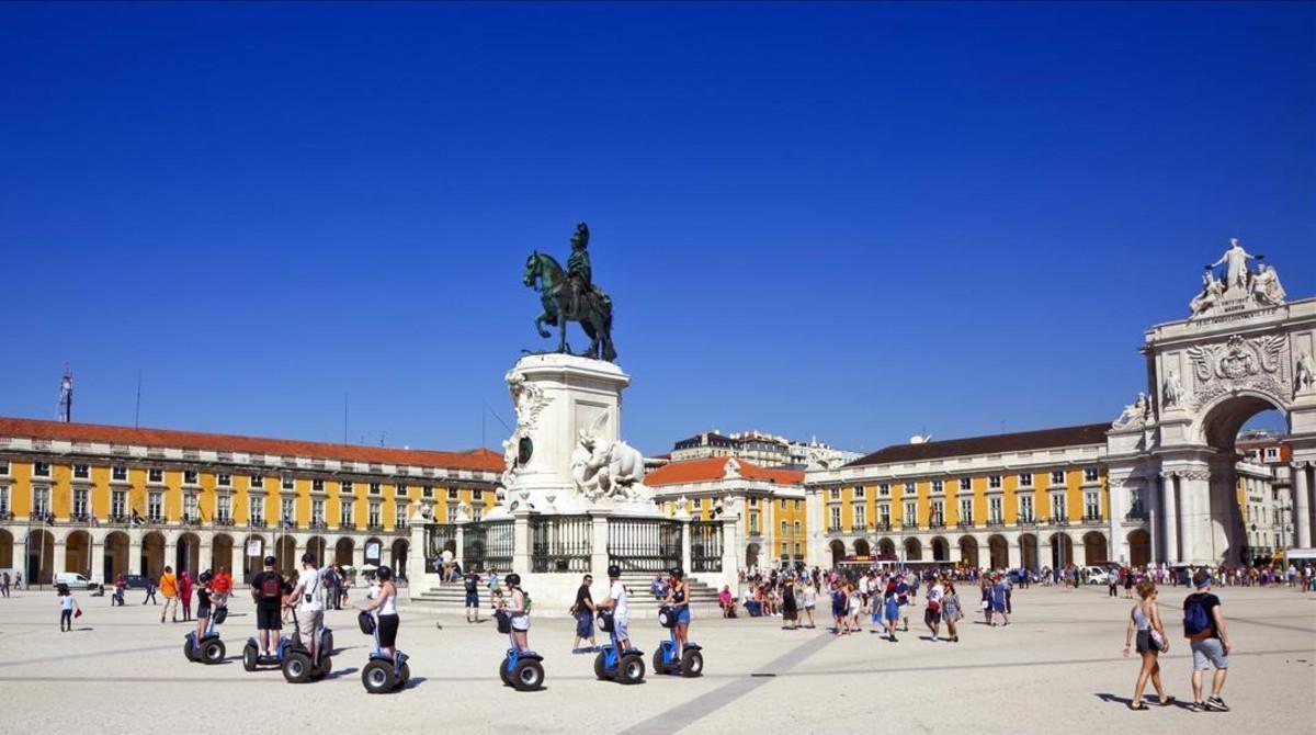 zentauroepp44236597 portugal  estremadura  lisbon  baixa  praca do comercio  seg180711135426