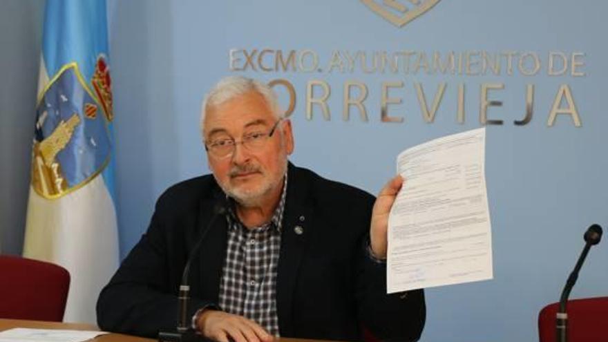 El alcalde de Torrevieja anuncia el fin a 28 años de empleos a dedo usando a Agamed