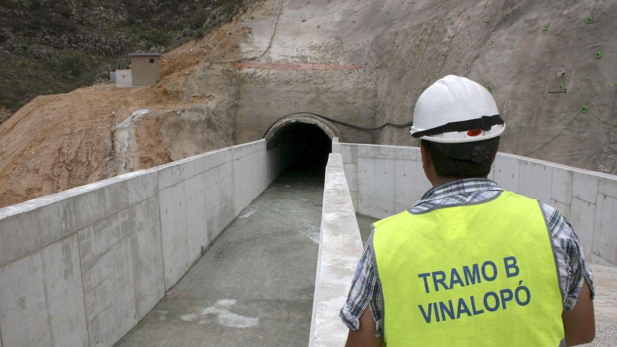 Los regantes reclaman al Gobierno una moratoria que paralice el cierre de los pozos previsto en 2027