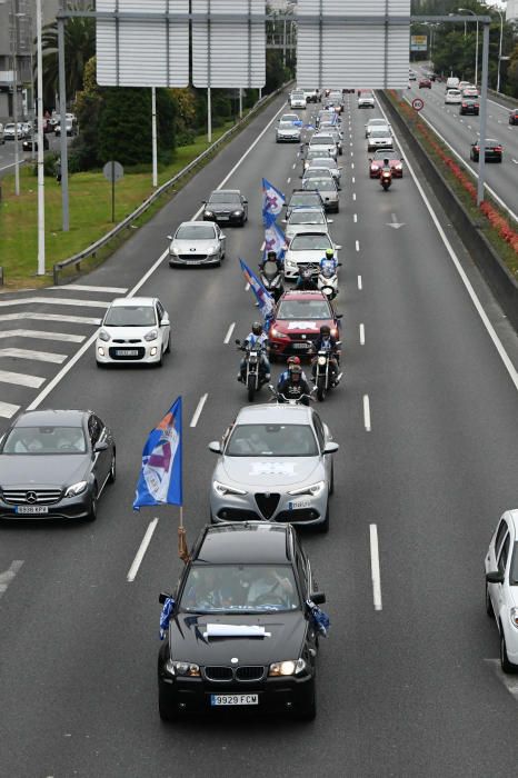 La caravana en defensa del Deportivo colapsó el tráfico en varios puntos de A Coruña.