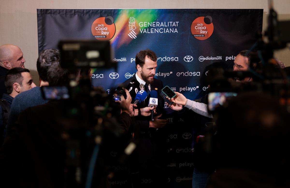 Sergio Rodríguez atiende a los medios tras el sorteo de la Copa del Rey 2026.