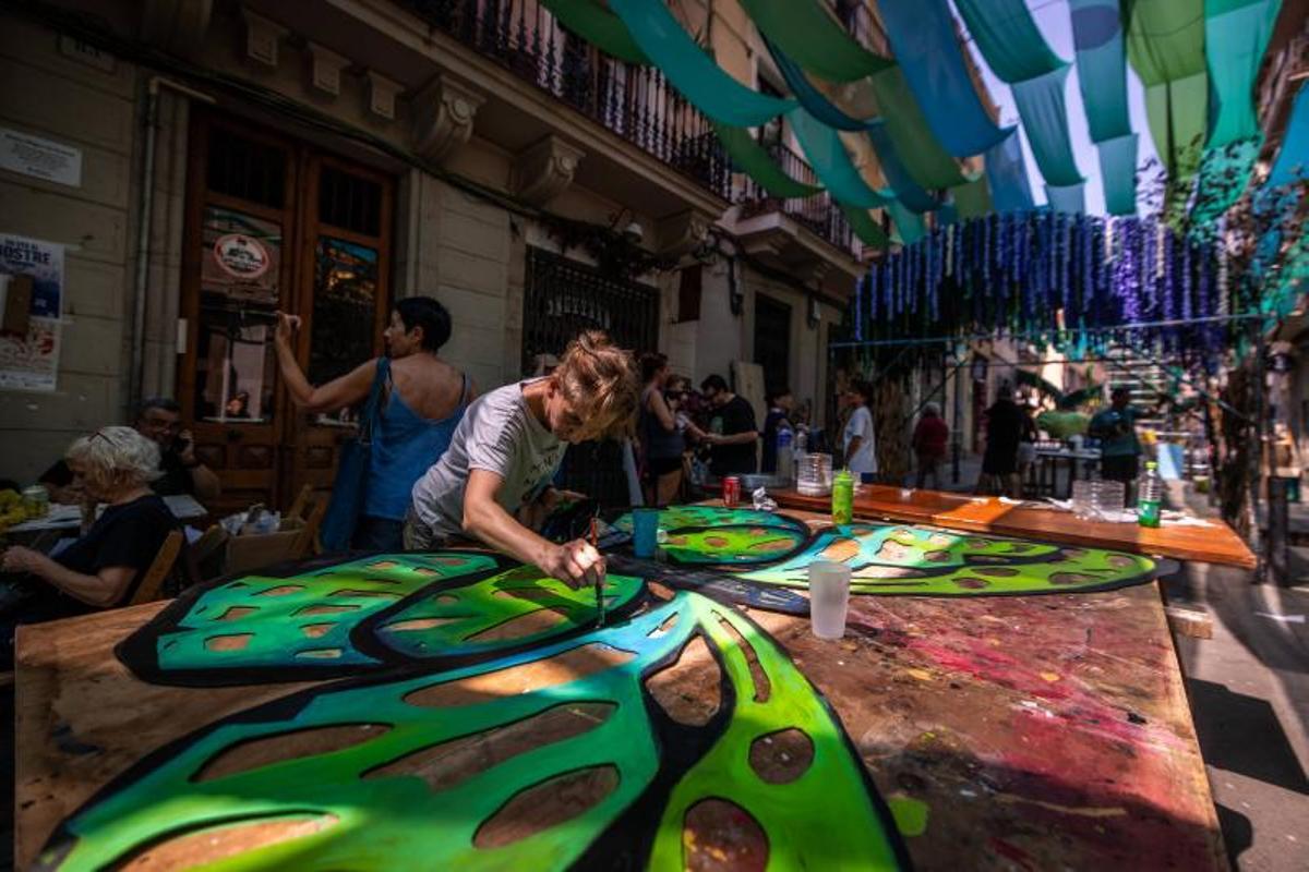 La calle Verdi, presenta 'Metamorfosi',un recorrido natural que muestra paso a paso la evolución de una oruga a mariposa La calle Verdi, presenta 'Metamorfosi',un recorrido natural que muestra paso a paso la evolución de una oruga a mariposa