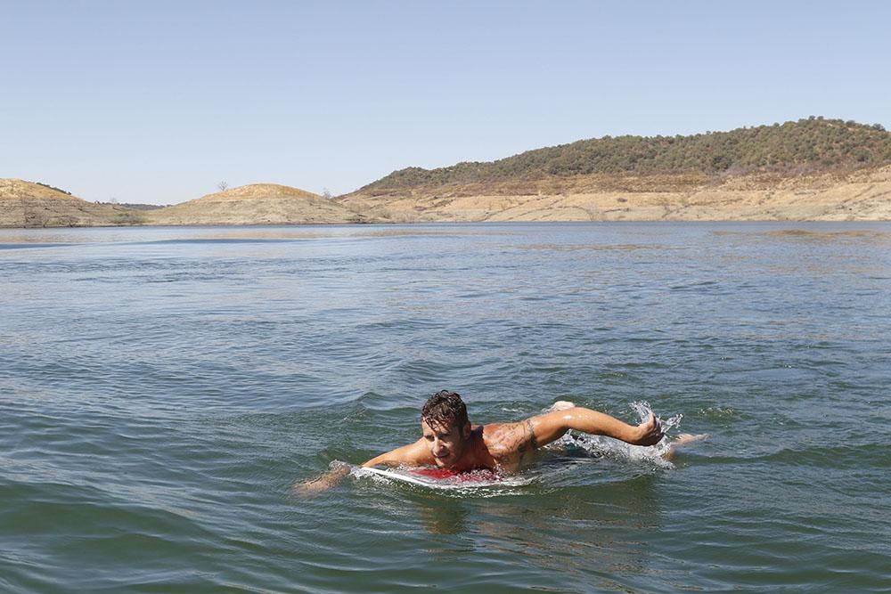 Surfeando en las playas de Córdoba