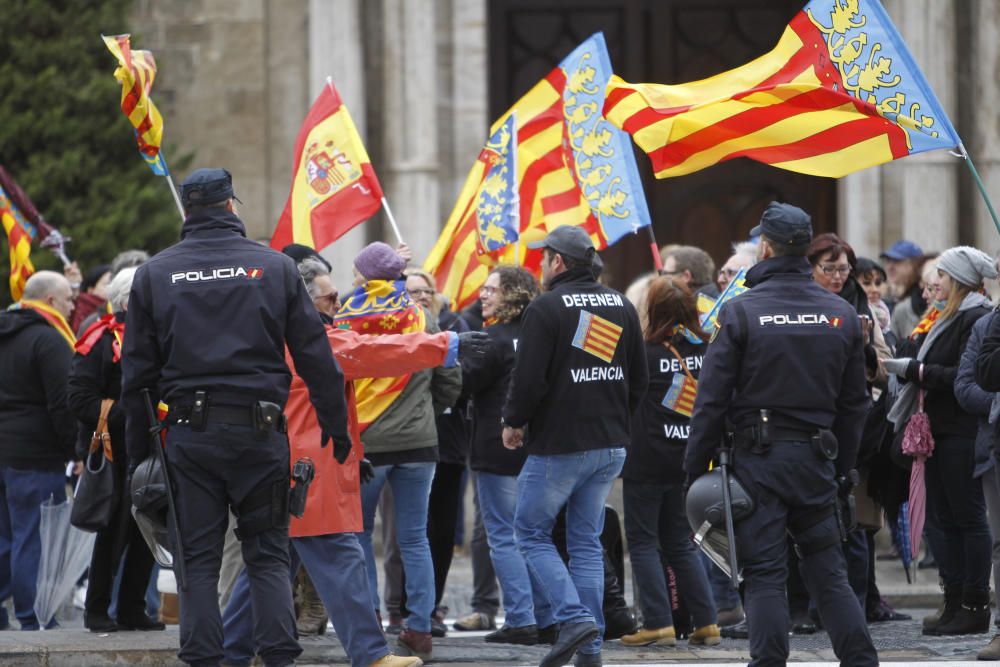 Concentración de entidades derechistas en València
