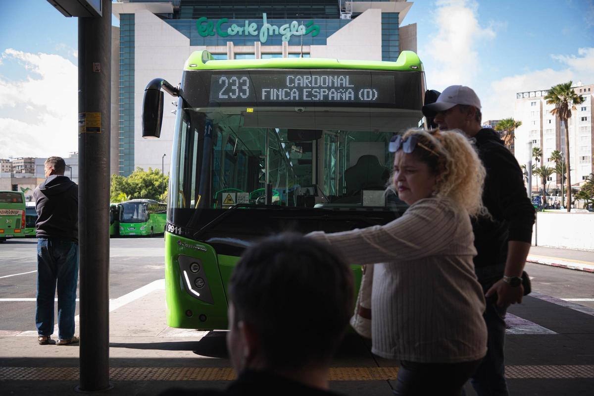 El Intercambiador de Santa Cruz de Tenerife se queda pequeño