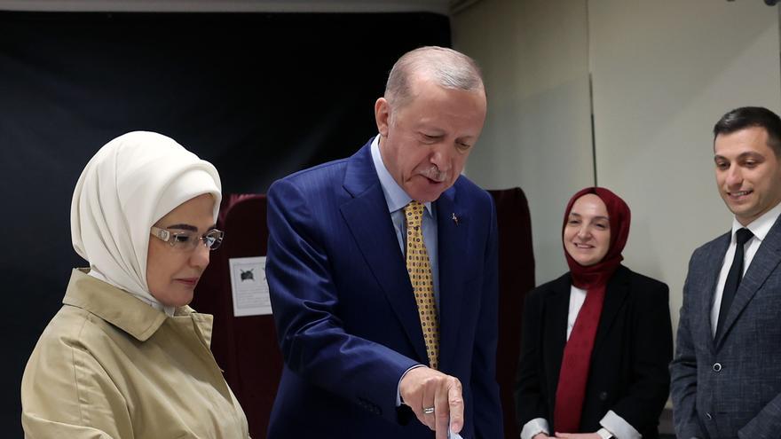 La oposición turca derrota a Erdogan en las urnas y mantiene las grandes ciudades del país