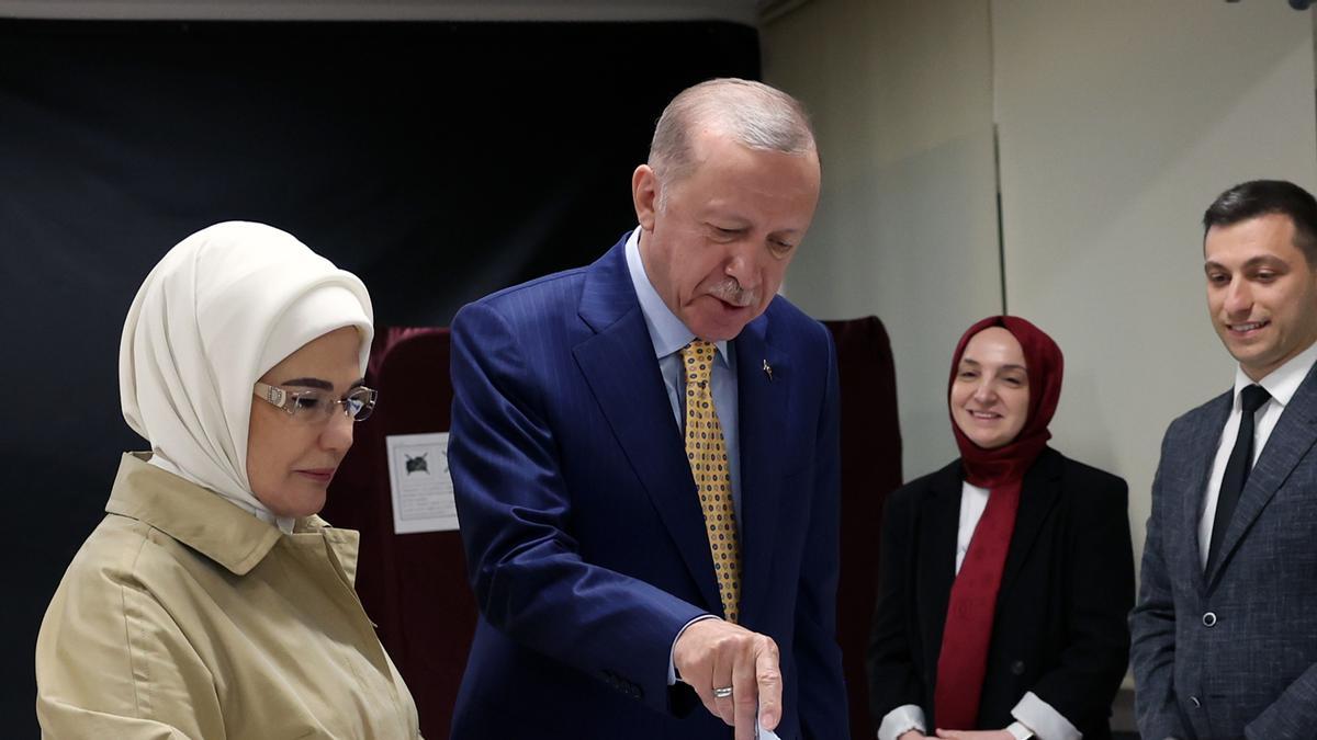 El partido de Erdogan pierde poder en las elecciones municipales turcas
