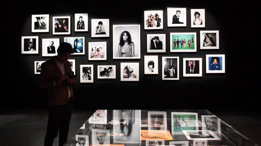 La exposición David Bailey&#039;s Changing Fashion abre sus puertas en A Coruña con la Fundación Marta Ortega