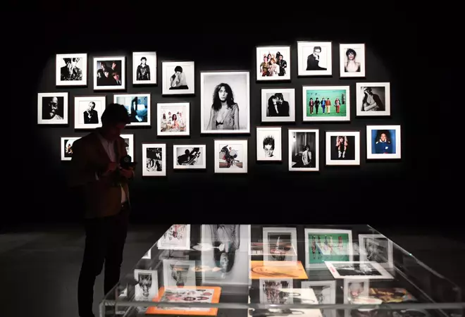 La exposición David Bailey's Changing Fashion abre sus puertas en A Coruña con la Fundación Marta Ortega