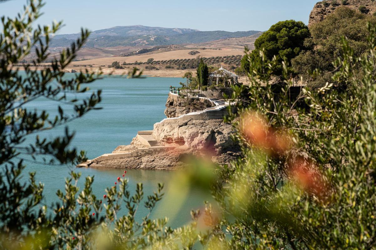 Vista panorámica del embalse del Conde de Guadalhorce en Málaga.