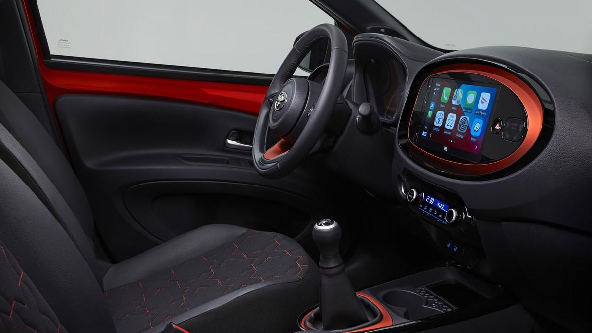 El Toyota Aygo X Cross cuenta con el sistema multimedia Toyota Touch 2 con una pantalla táctil de 7 pulgadas.